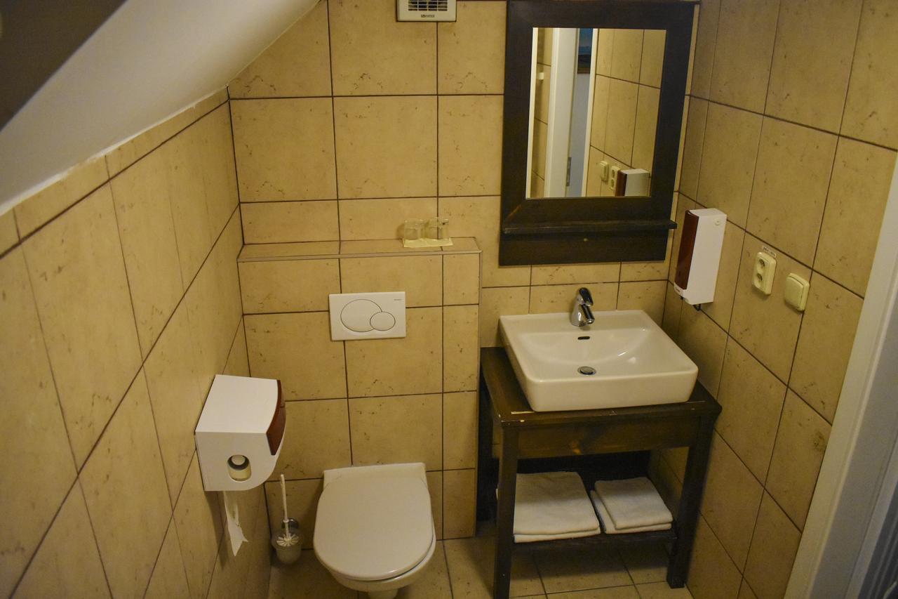 Hotel Rendez Vous Beharovce Bagian luar foto