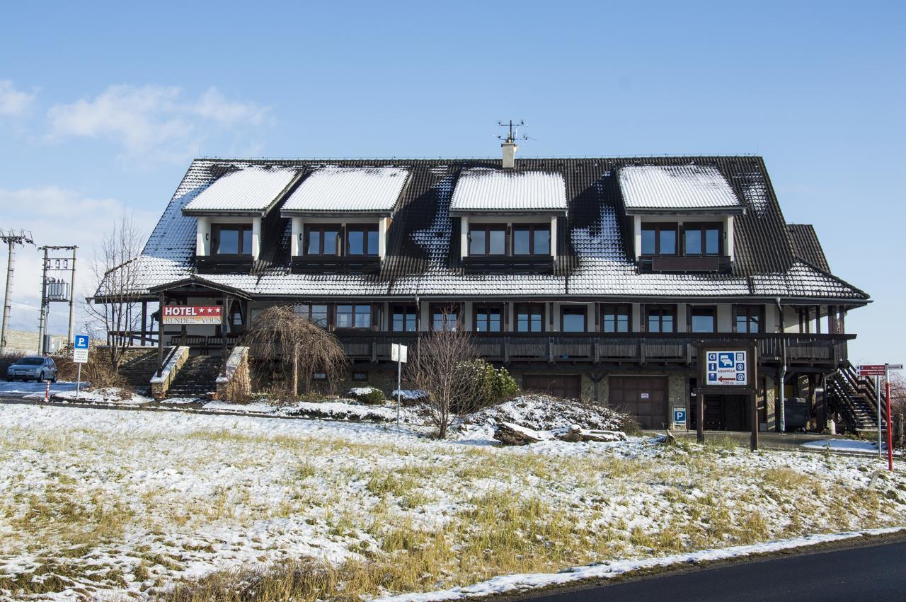 Hotel Rendez Vous Beharovce Bagian luar foto